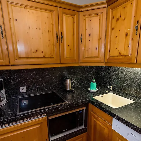 ليه بالكون دو سافوي