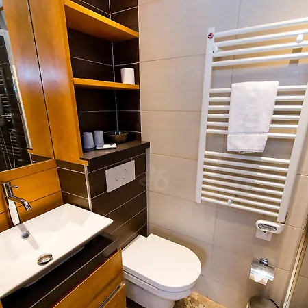Apartmanhotel Les Balcons Du Savoy 4*